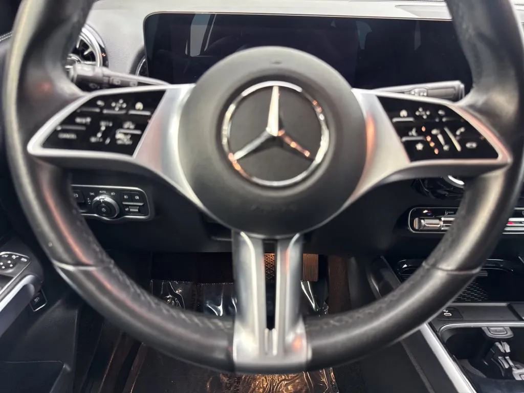 Mercedes-Benz GLB photo 55