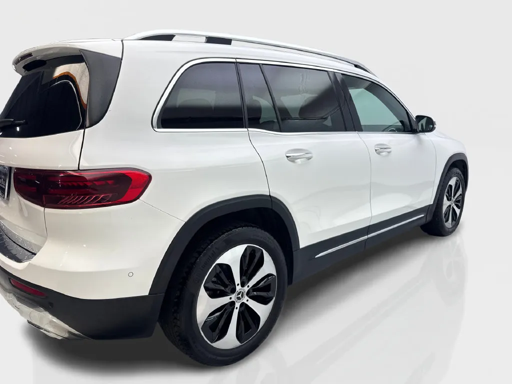 Mercedes-Benz GLB photo 14