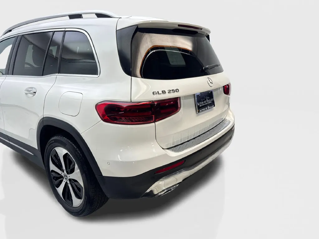 Mercedes-Benz GLB photo 20