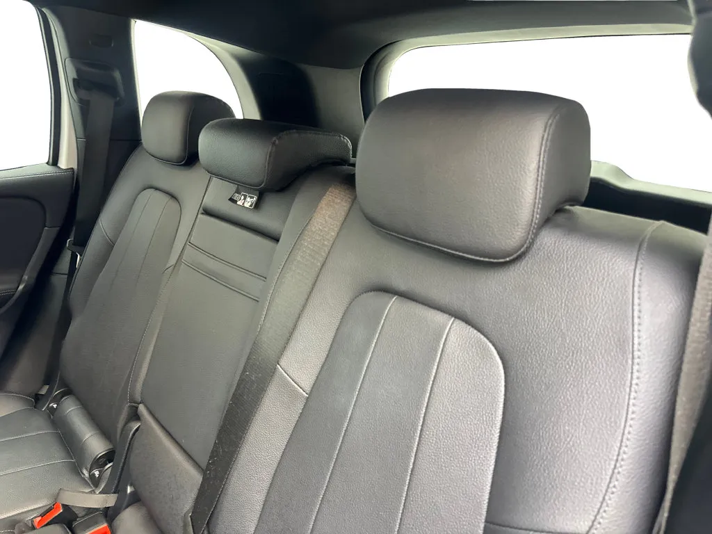 Mercedes-Benz GLB photo 33