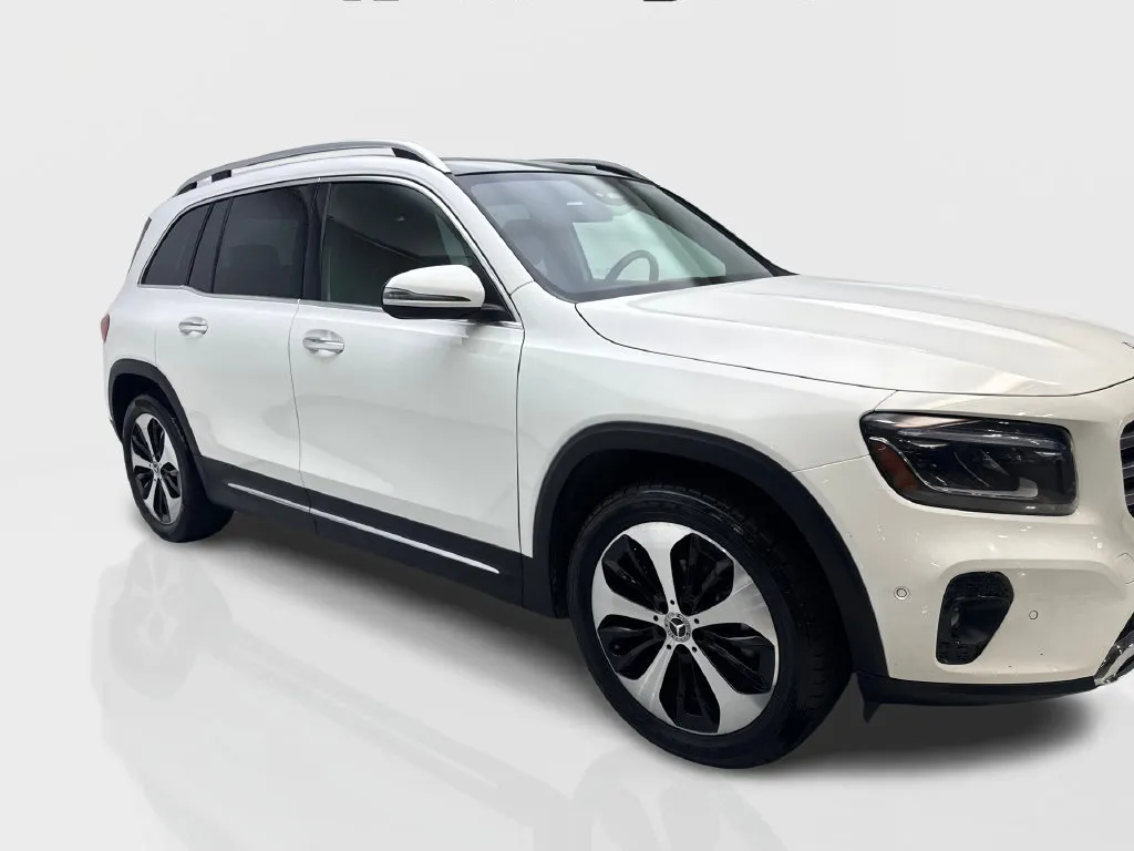 Mercedes-Benz GLB photo 13