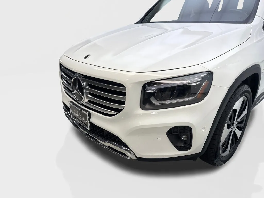 Mercedes-Benz GLB photo 17