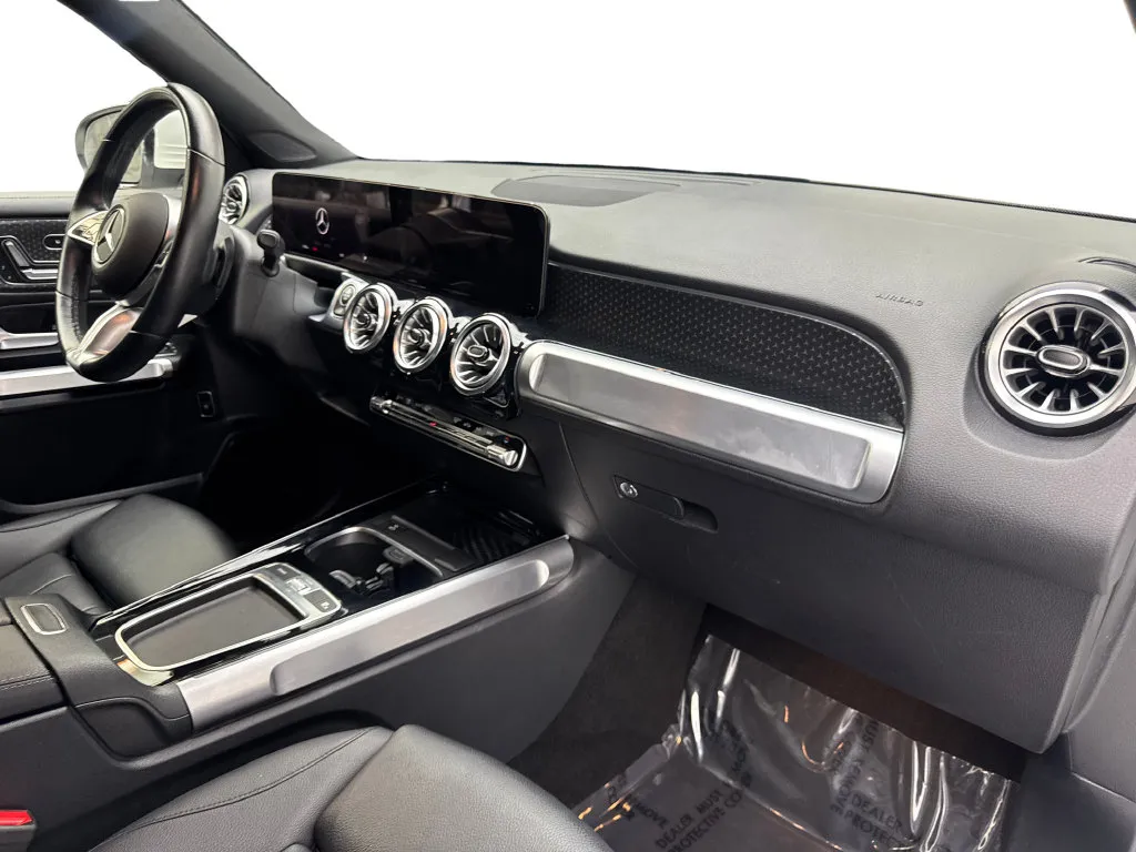 Mercedes-Benz GLB photo 50
