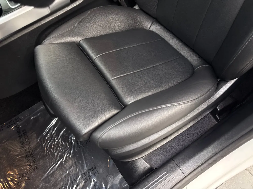 Mercedes-Benz GLB photo 28