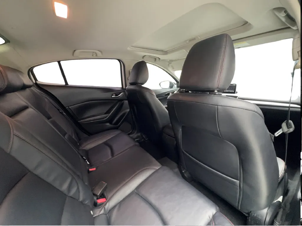 Mazda Mazda3 photo 30