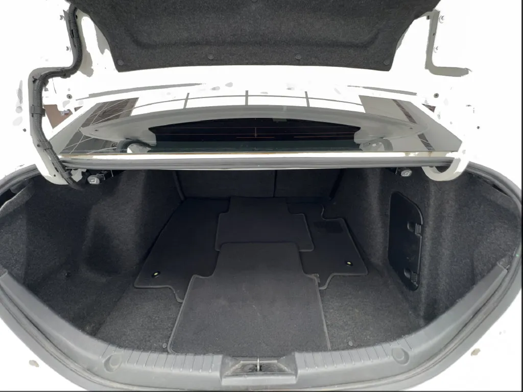 Mazda Mazda3 photo 14