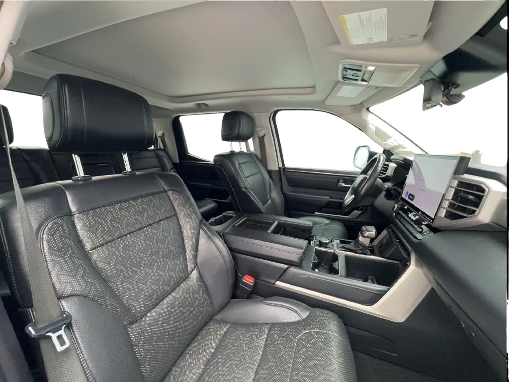 Toyota Tundra photo 33