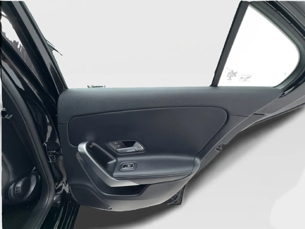 Mercedes-Benz A-Class photo 26