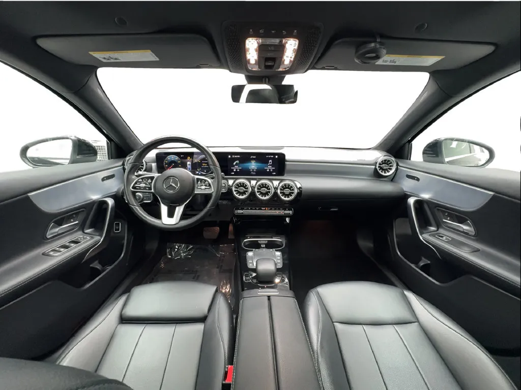Mercedes-Benz A-Class photo 33