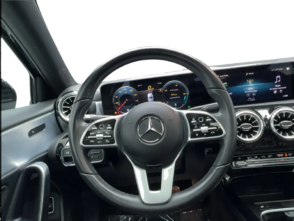 Mercedes-Benz A-Class photo 32