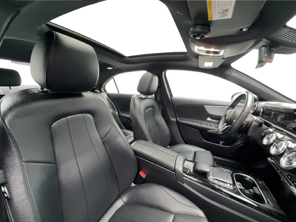Mercedes-Benz A-Class photo 27