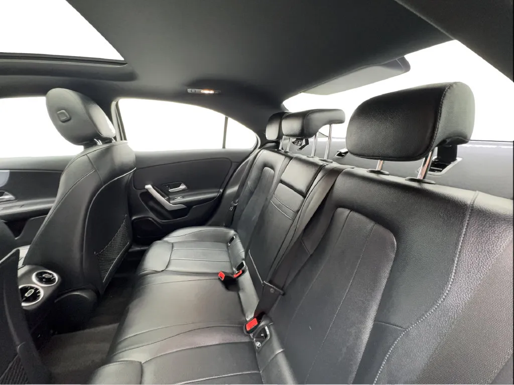 Mercedes-Benz A-Class photo 22