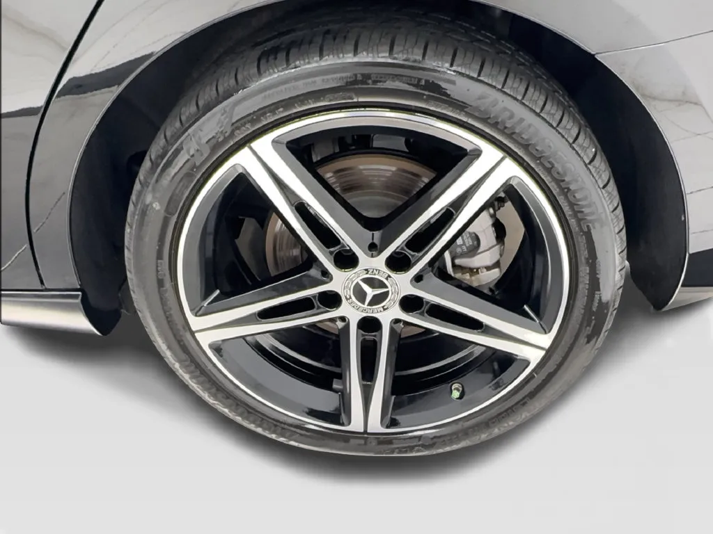 Mercedes-Benz A-Class photo 11