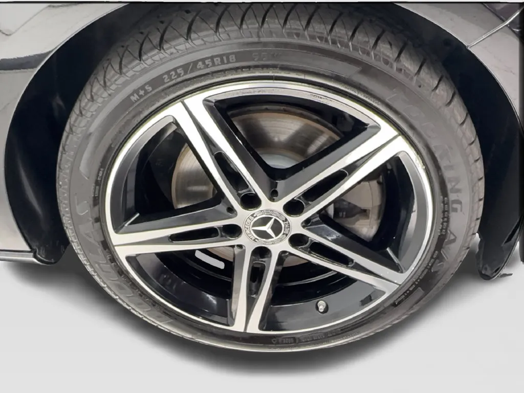 Mercedes-Benz A-Class photo 13