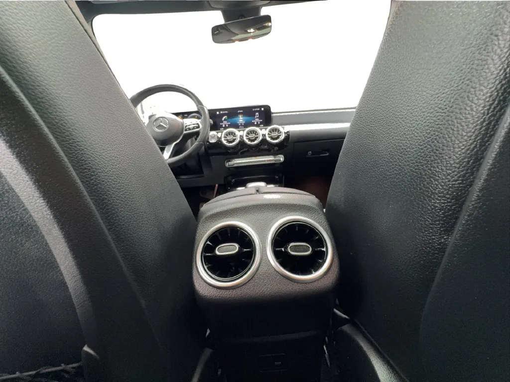 Mercedes-Benz A-Class photo 34