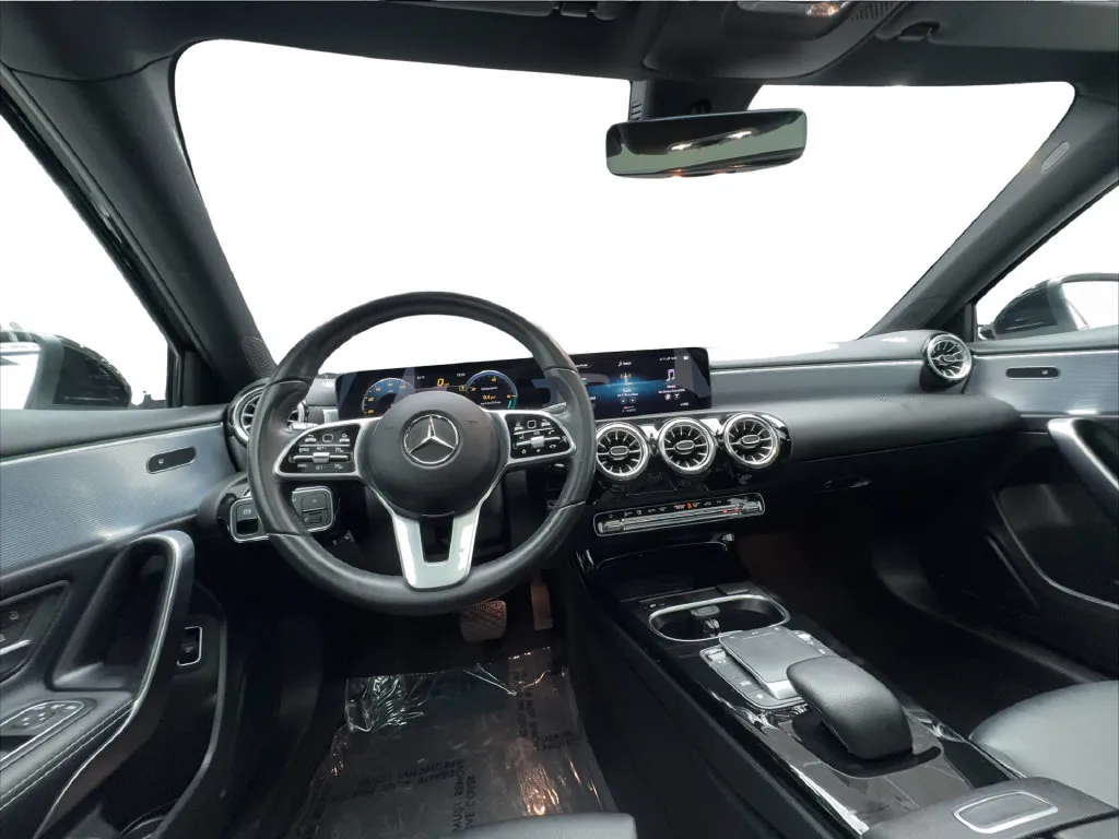Mercedes-Benz A-Class photo 30