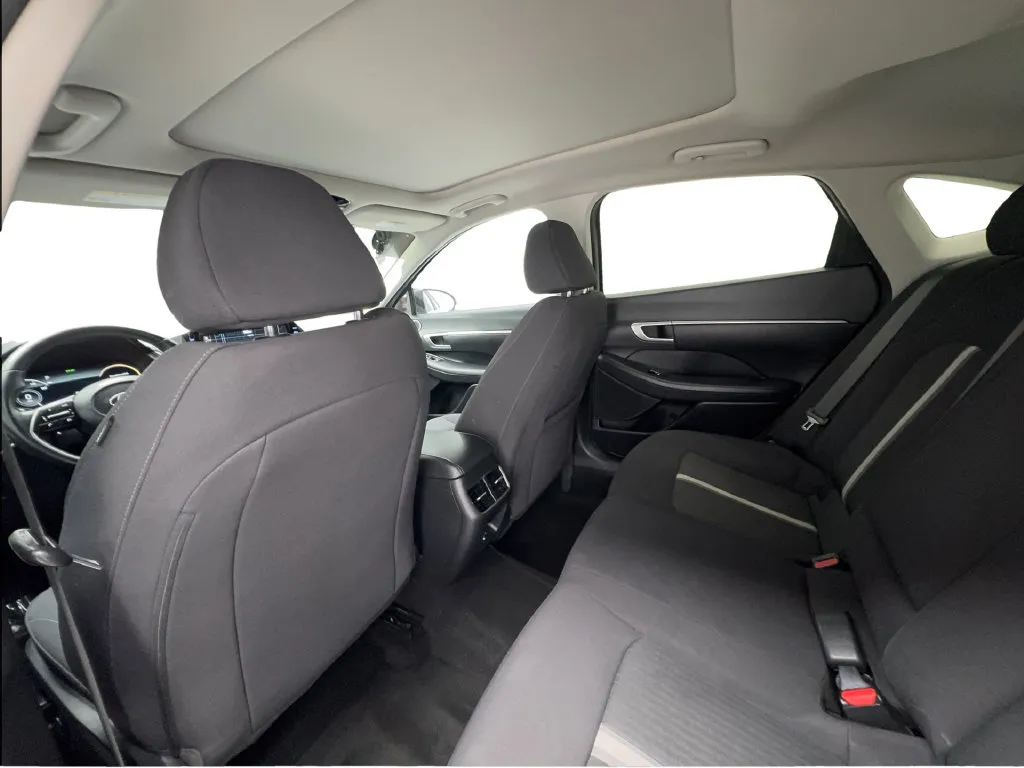 Hyundai Sonata photo 32