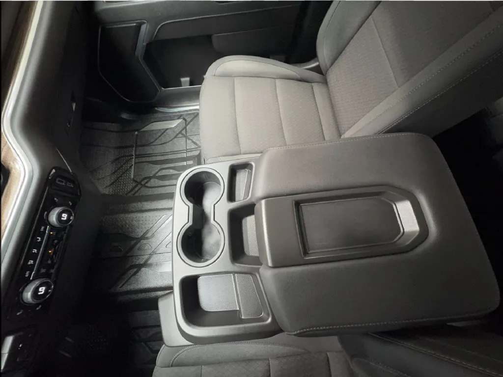 Chevrolet Silverado photo 50