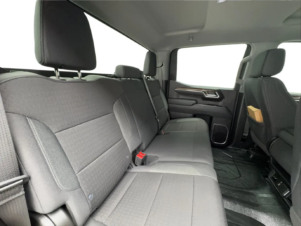 Chevrolet Silverado photo 34