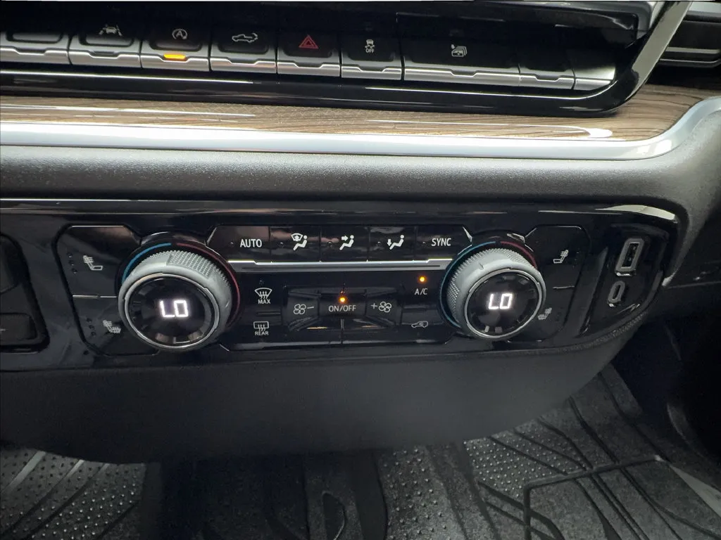Chevrolet Silverado photo 47