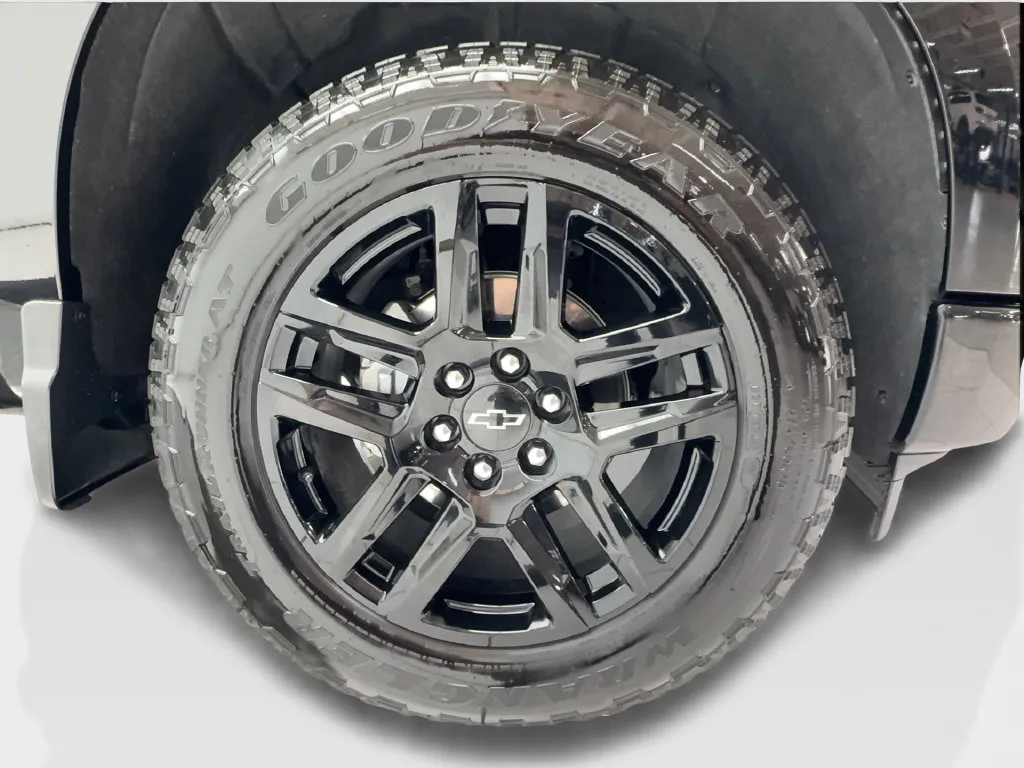 Chevrolet Silverado photo 15