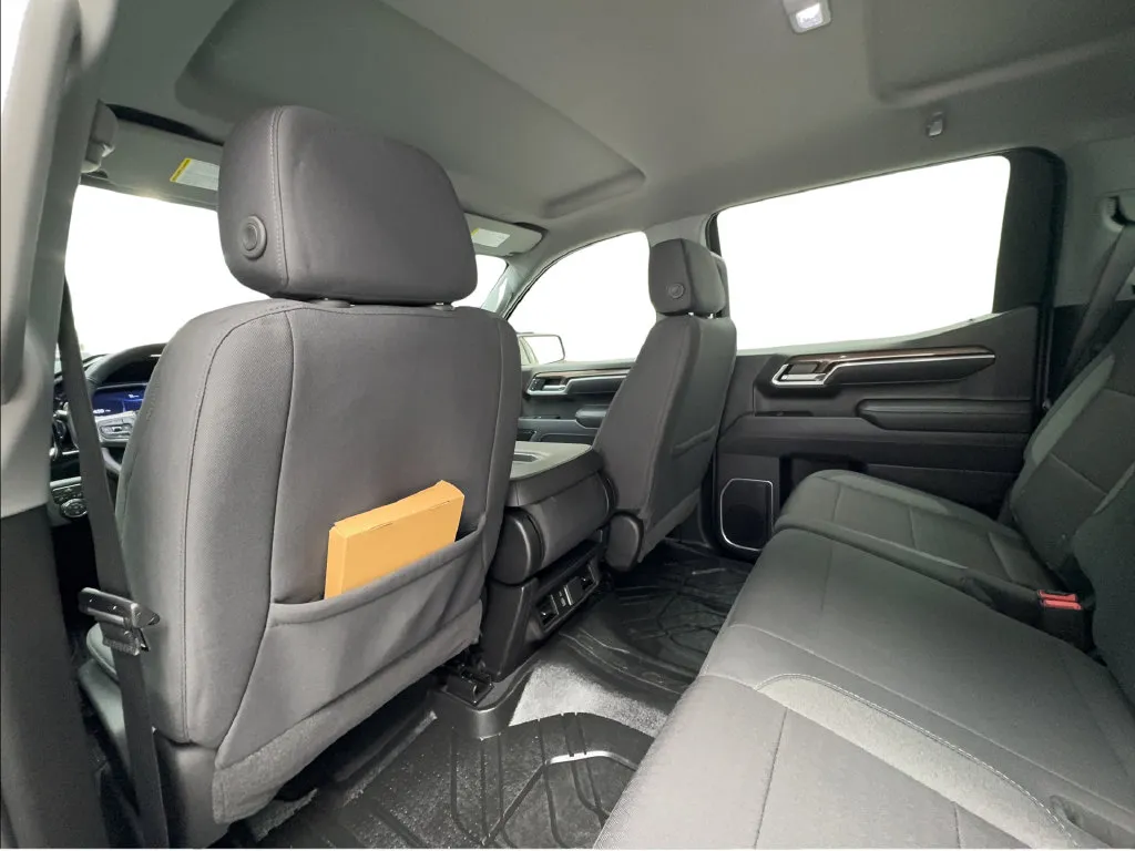 Chevrolet Silverado photo 32