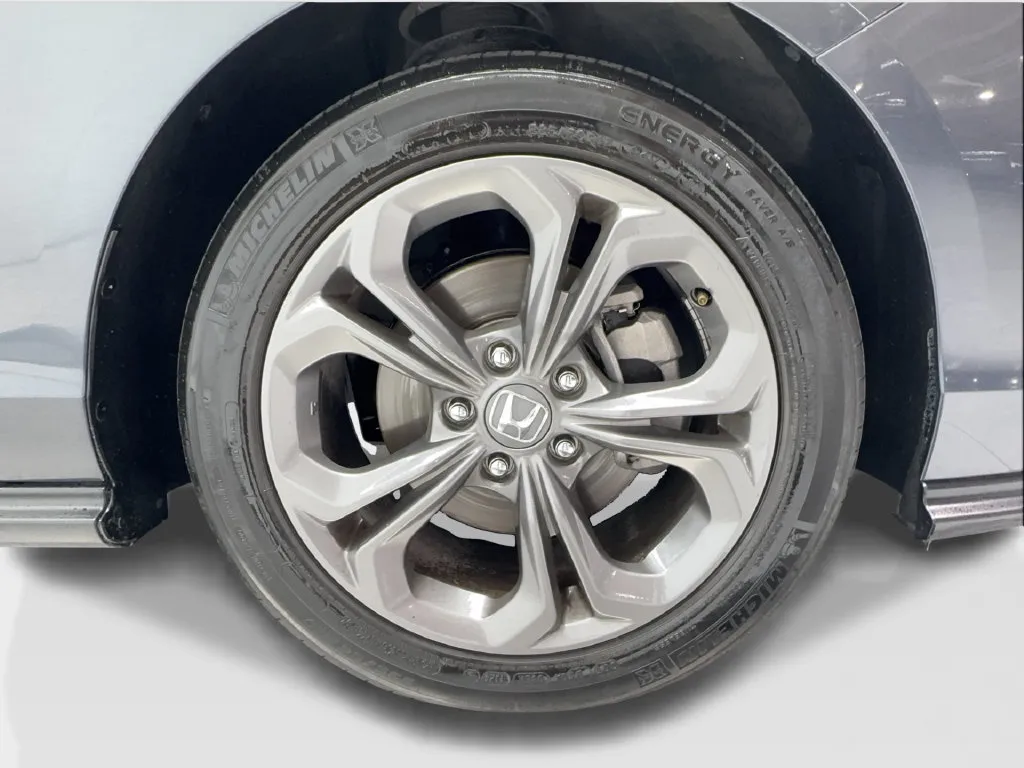 Honda Accord photo 19