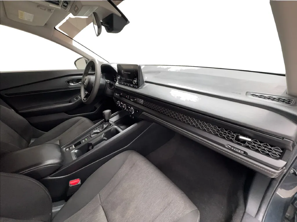 Honda Accord photo 36