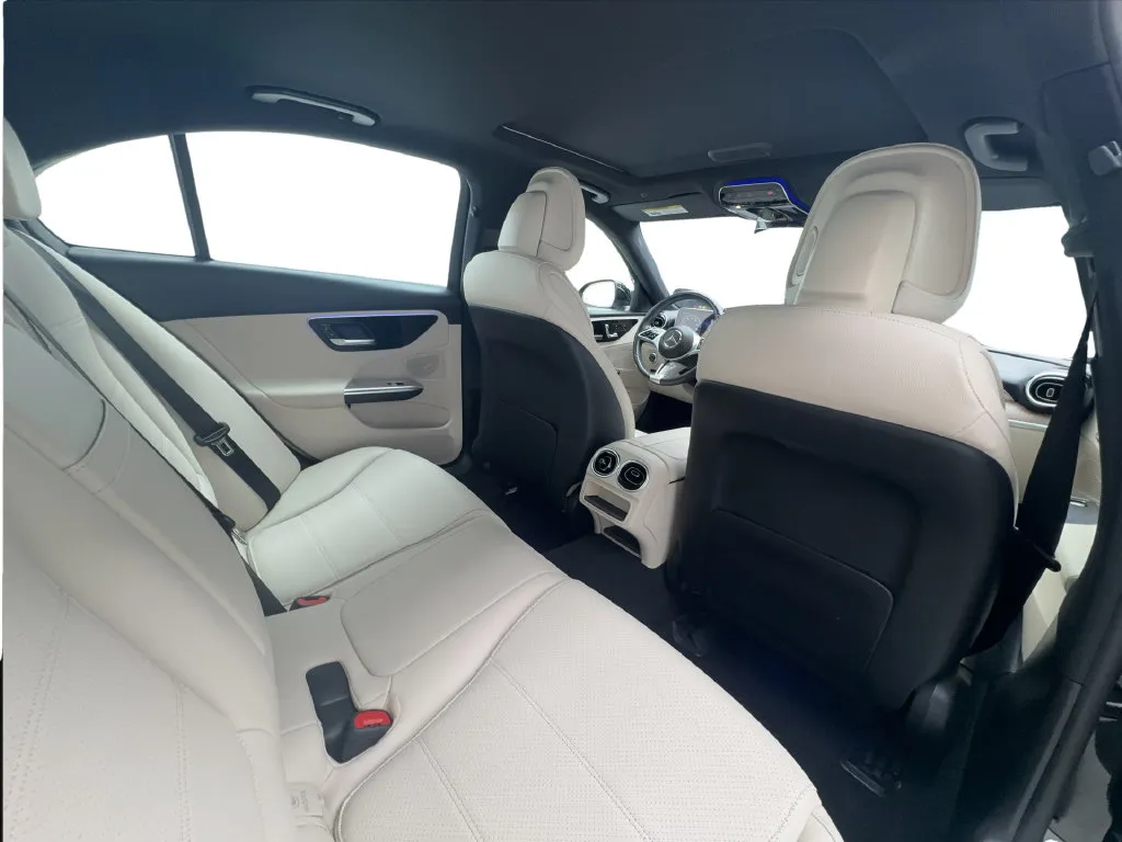 Mercedes-Benz C-Class photo 28