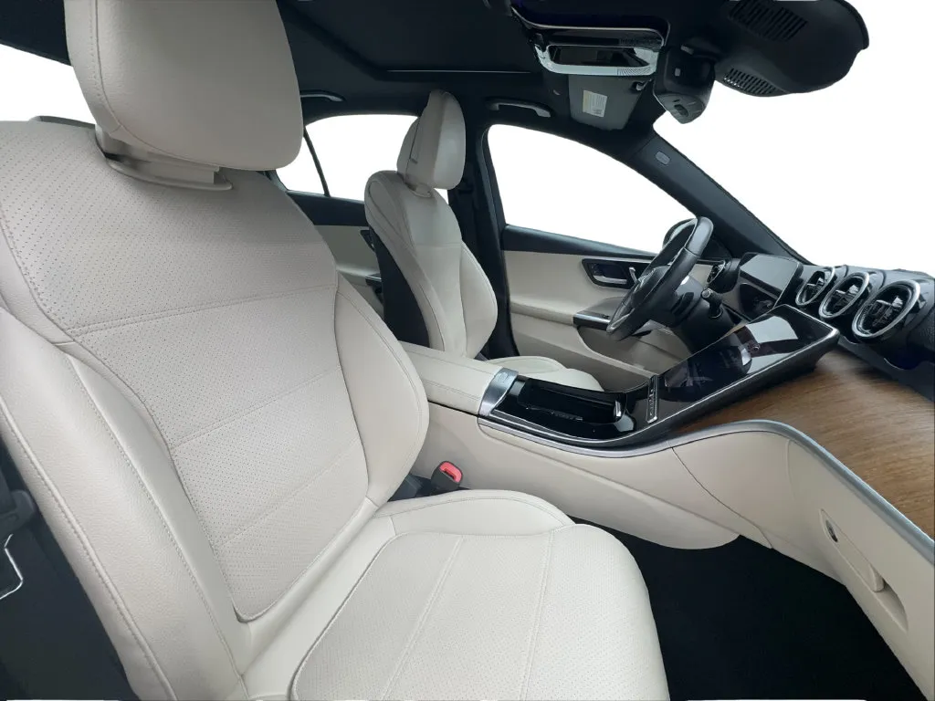 Mercedes-Benz C-Class photo 33