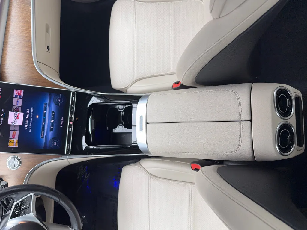 Mercedes-Benz C-Class photo 36