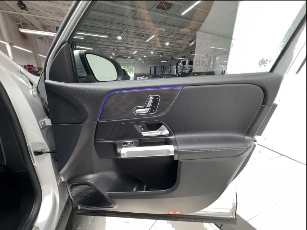 Mercedes-Benz EQB photo 33