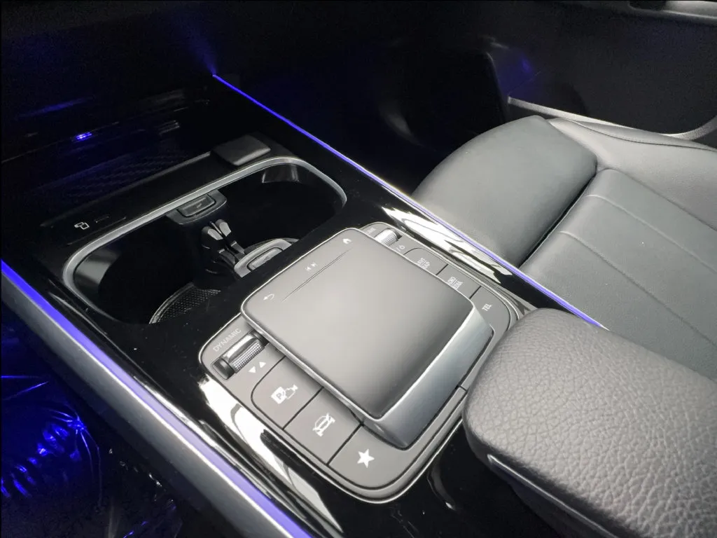 Mercedes-Benz EQB photo 44