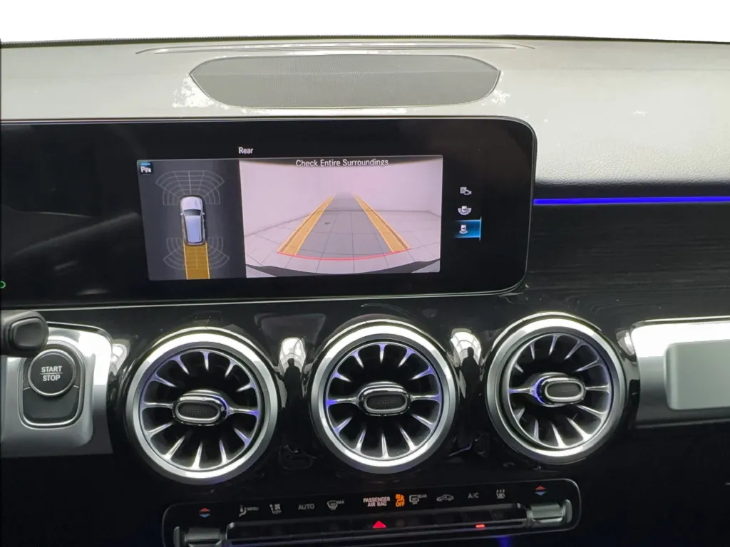Mercedes-Benz EQB photo 51