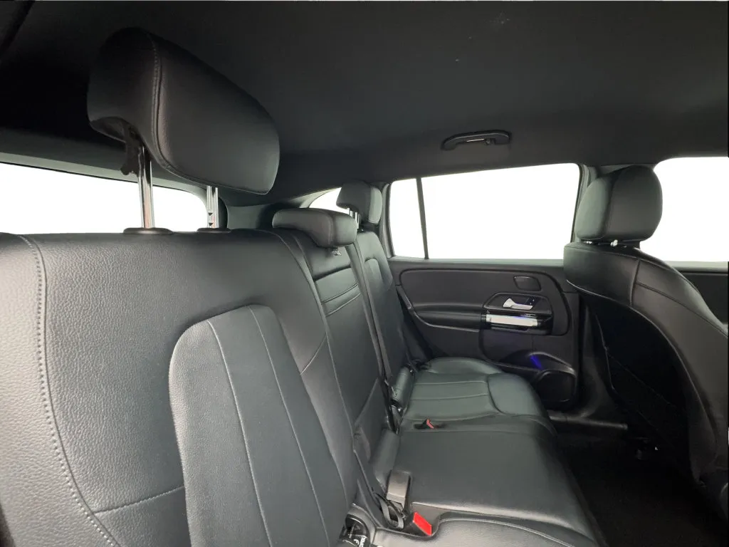 Mercedes-Benz EQB photo 28