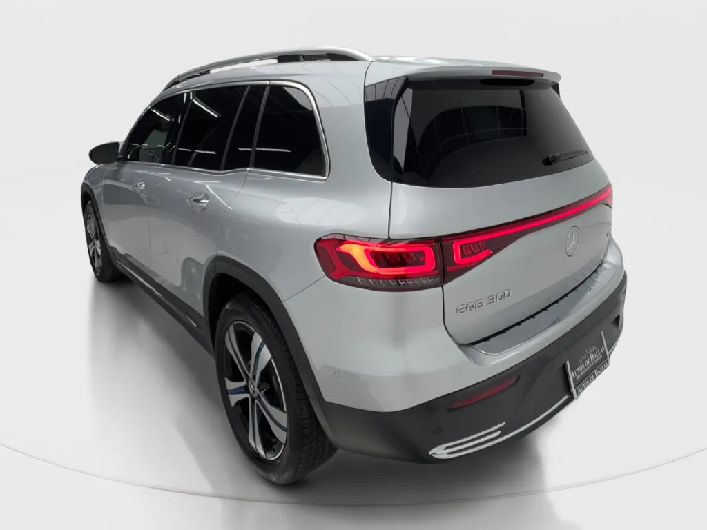 Mercedes-Benz EQB photo 11