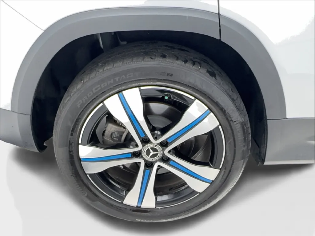Mercedes-Benz EQB photo 16