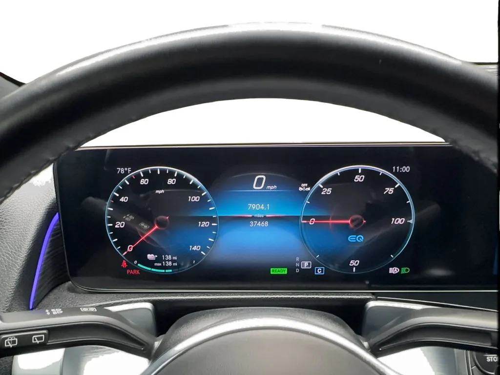 Mercedes-Benz EQB photo 39