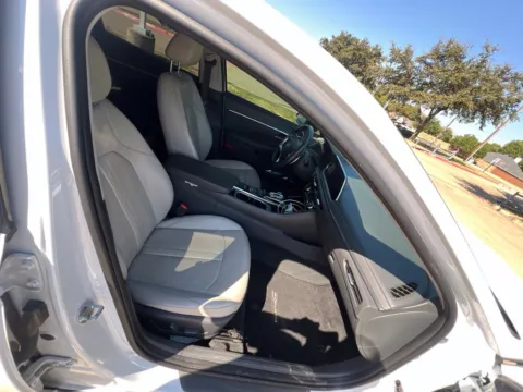 More photos of 2020 Hyundai Sonata Limited at Autos of Dallas - Plano, TX