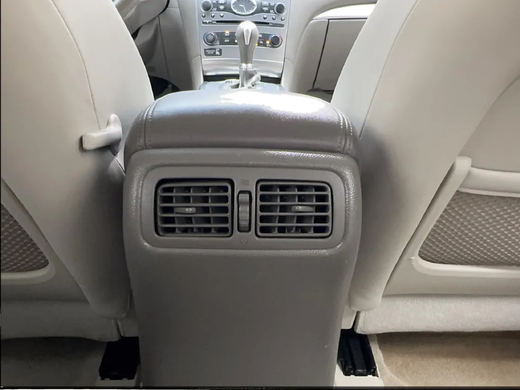 Infiniti G37 photo 39