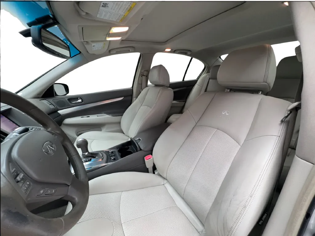 Infiniti G37 photo 21