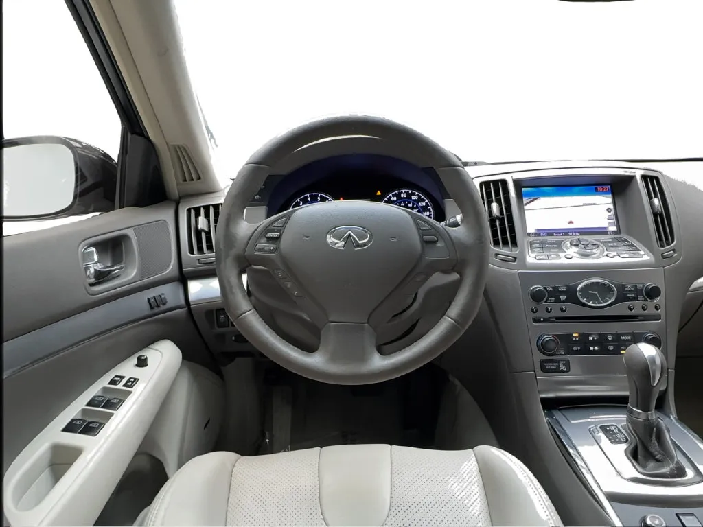Infiniti G37 photo 36