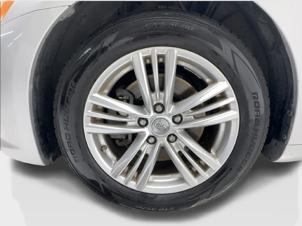 Infiniti G37 photo 16