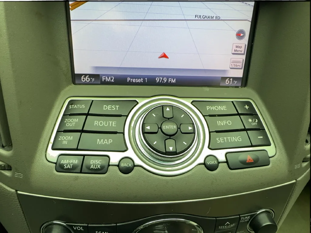 Infiniti G37 photo 46