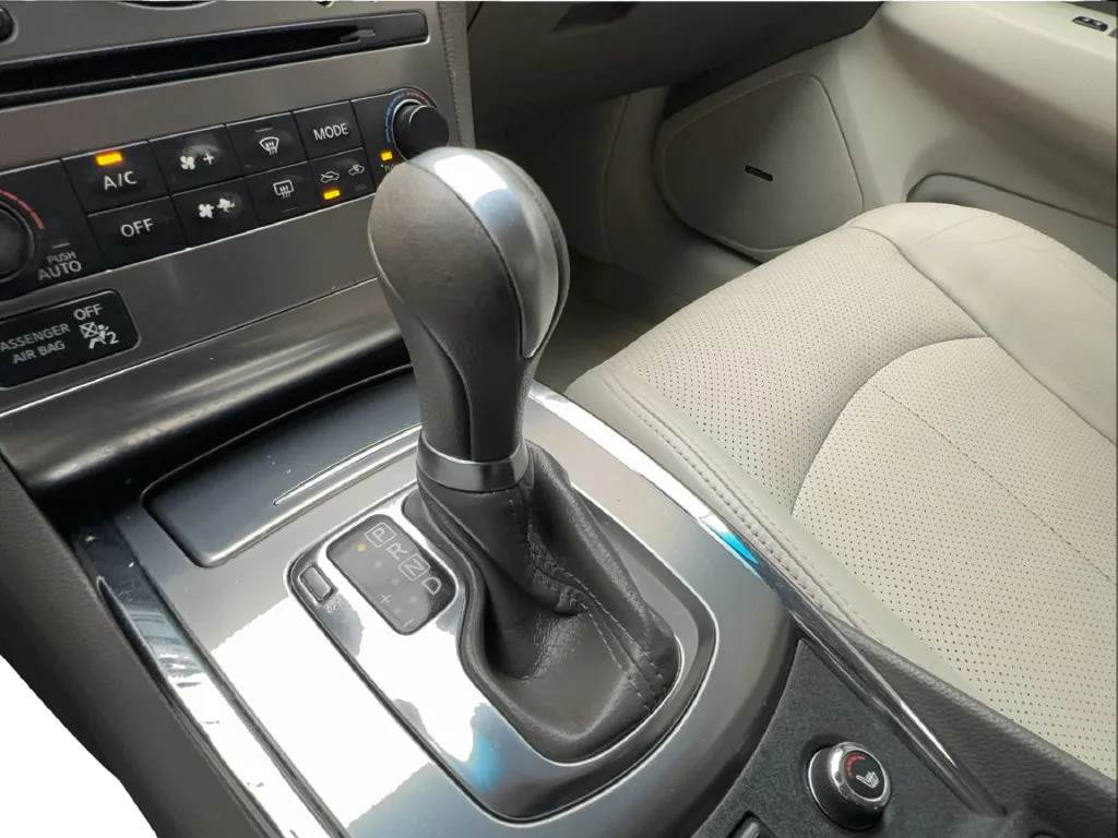 Infiniti G37 photo 44
