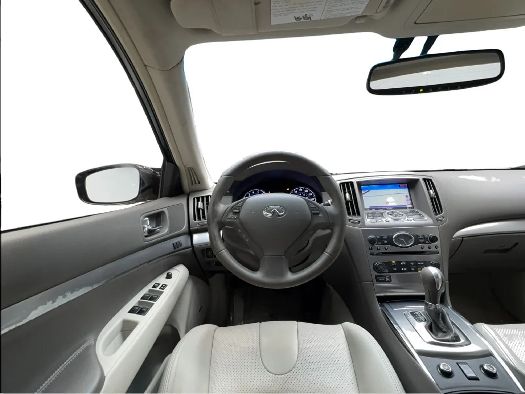 Infiniti G37 photo 35