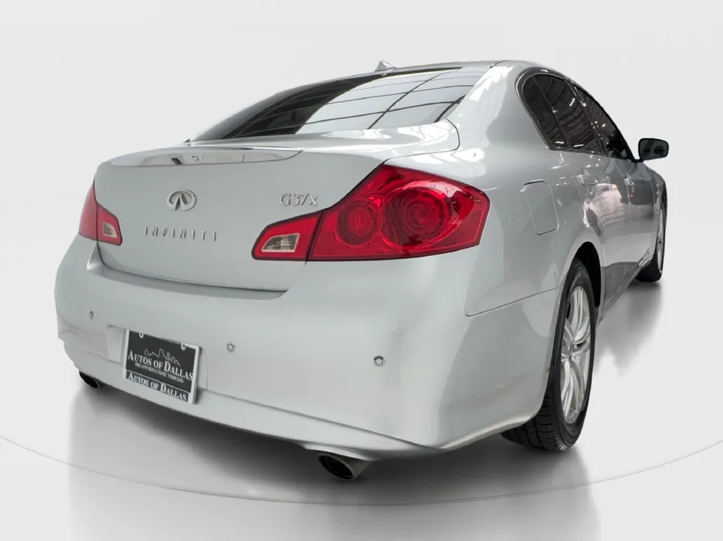 Infiniti G37 photo 8