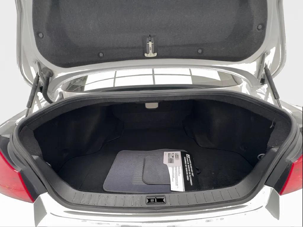 Infiniti G37 photo 14