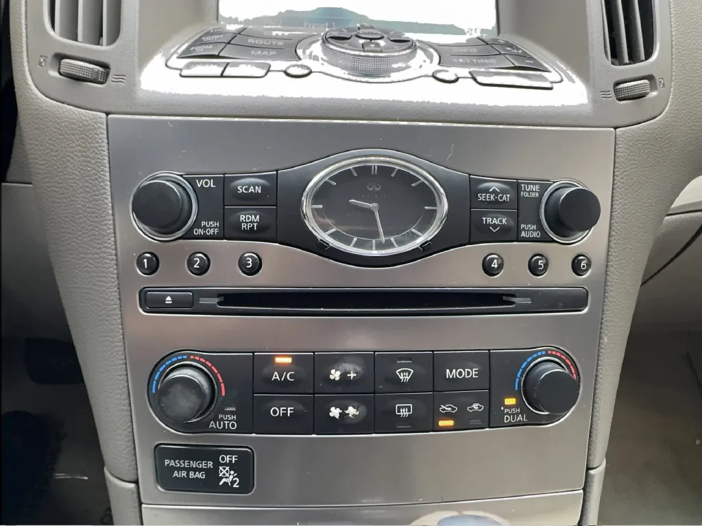 Infiniti G37 photo 45