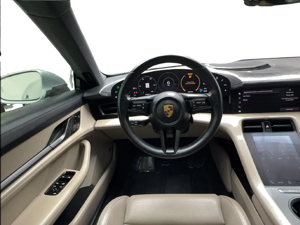 Porsche Taycan photo 34